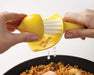 EAN 5028420200287 - Joseph Joseph Catcher prensasde cítricos Nylon Amarillo imagen 2