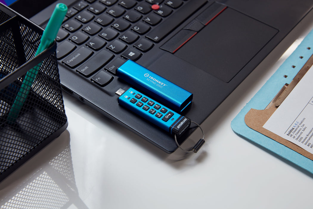 EAN 0740617336603 - Kingston Technology IronKey Keypad 200 unidad flash USB USB Tipo C 3.2 Gen 1 (3.1 Gen 1) Azul imagen 10