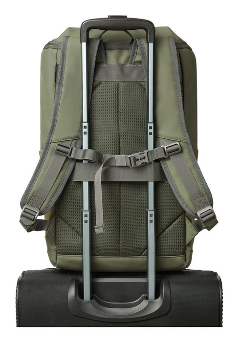 EAN 4260709015644 - Rivacase Eden mochila Mochila de viaje Oliva cuero PU, Poliéster, Tereftalato de polietileno reciclado (r imagen 15
