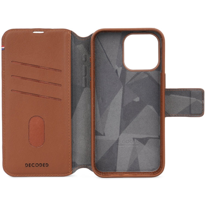 Decoded Leather Detachable Wallet For Iphone 15 Pro Tan