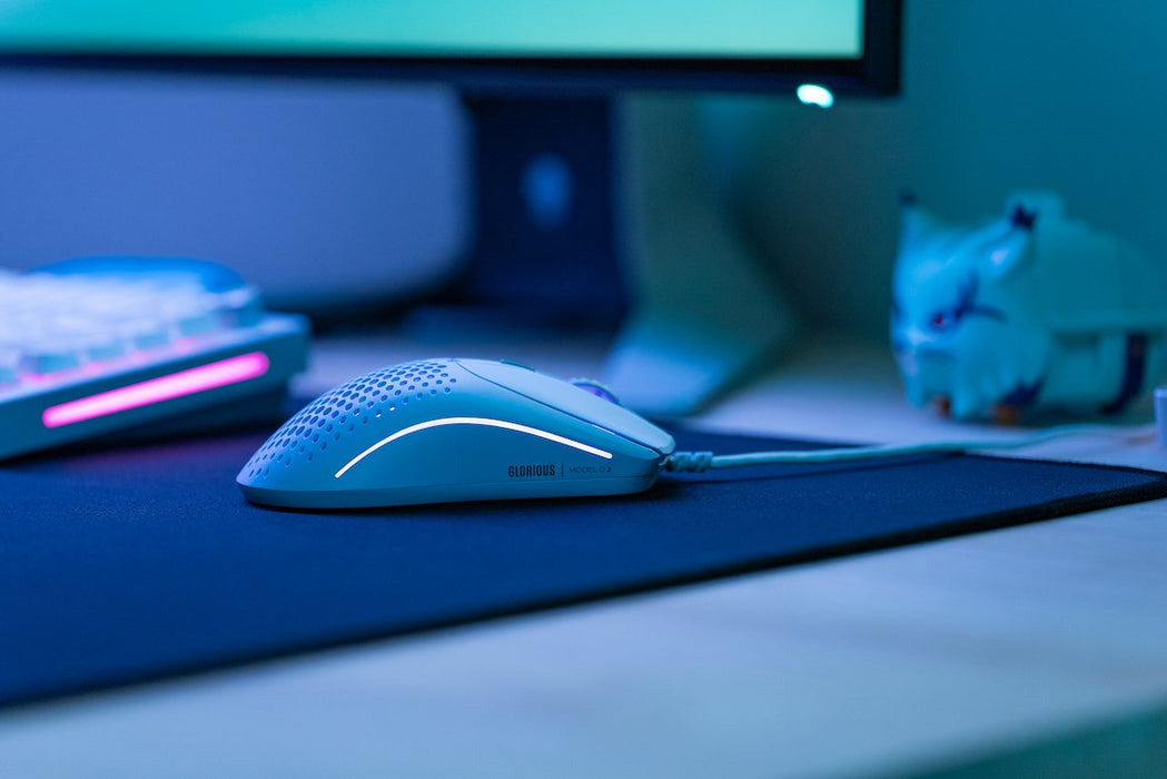 Raton  Glorious Model O 2 Usb Rgb Optical Gaming Mouse - Matte White [Glo-Ms-Ov2-Mw]