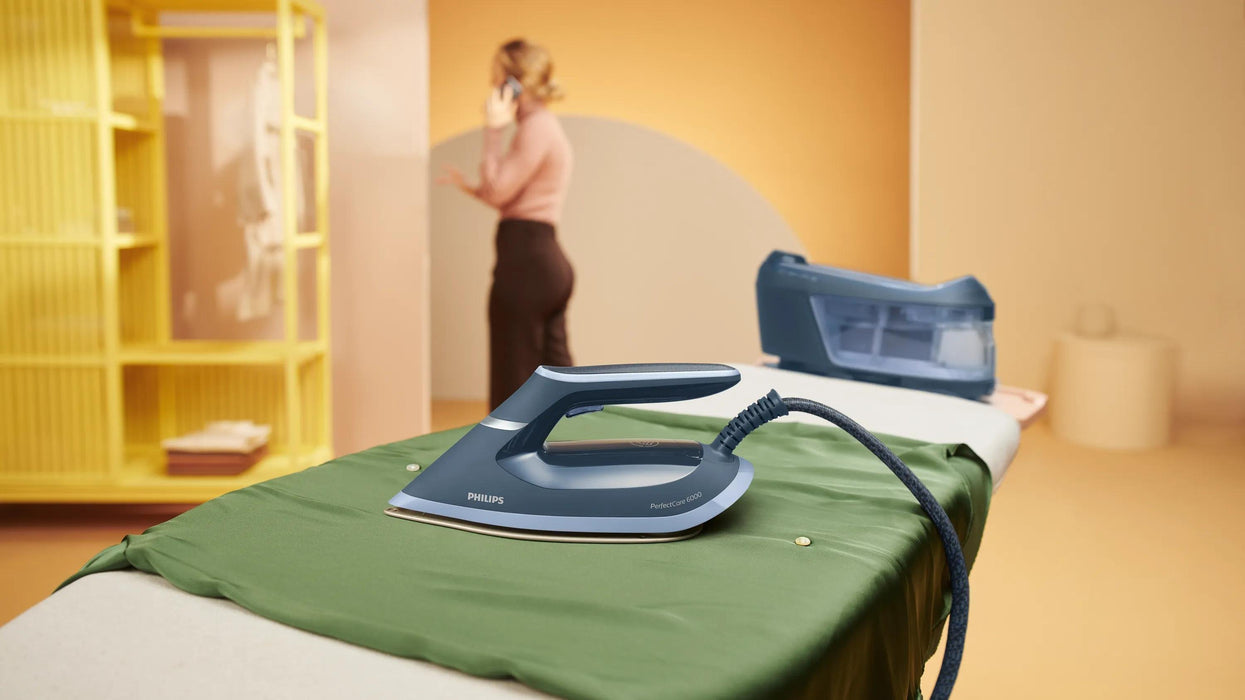 EAN 8720389004865 - Philips 6000 series PSG6042/20 estación plancha al vapor 2400 W 1,8 L SteamGlide Advanced Azul imagen 2