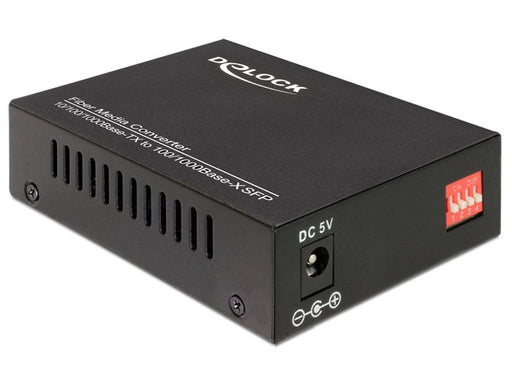 EAN 4043619861101 - DeLOCK 86110 convertidor de medio 1000 Mbit/s Negro imagen 2