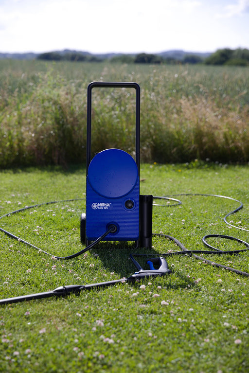 EAN 5715492223619 - Nilfisk Core 125-5 Limpiadora de alta presión o Hidrolimpiadora Vertical Eléctrico 438 l/h 1400 W Azul imagen 2