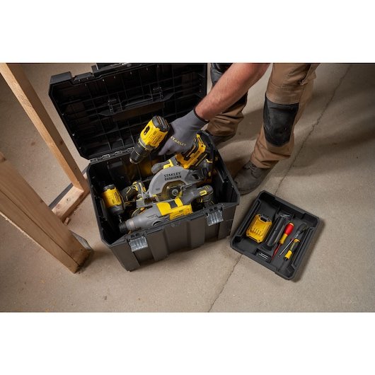 EAN 3253569757534 - Stanley FATMAX FMST75753-9 caja de herramientas Negro imagen 3