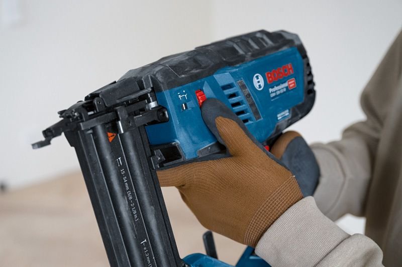 EAN 4053423253009 - Bosch GNH 18V-50 M Professional Pistola de clavos Batería imagen 12