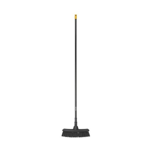 EAN 6411501310378 - Fiskars 1025921 escoba Exterior Negro imagen 1