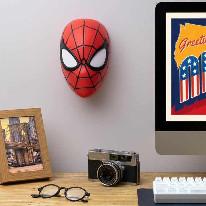 EAN 5056577711042 - Paladone Spiderman Mask Light lámpara de mesa Rojo, Blanco imagen 4