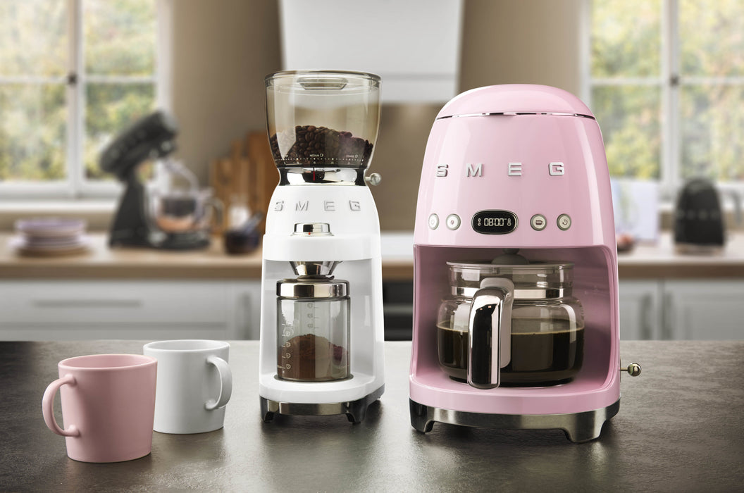 EAN 8017709283049 - Smeg CGF01WHEU molinillo de café 150 W Blanco imagen 8