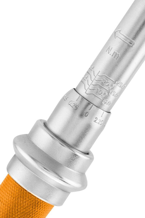Llave Neo Tools 08-822  Dinamométrica