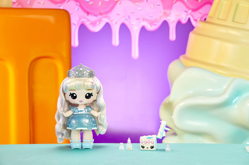 EAN 35051120742 - MGA Entertainment Yummiland Large Doll + Lipgloss Pet- Callie Birthday Cake imagen 2