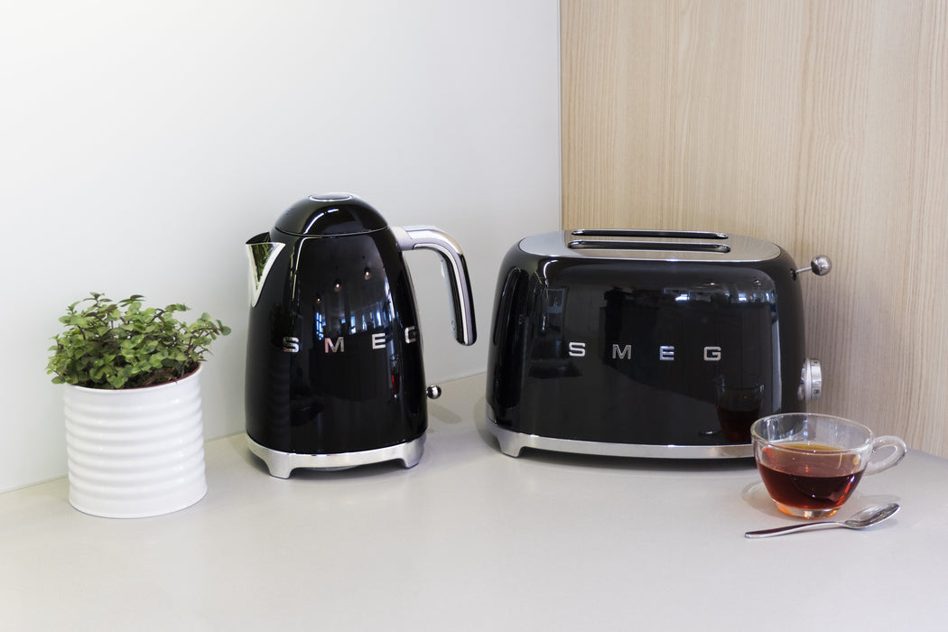 EAN 8017709187002 - Smeg TSF01BLEU tostadora 6 2 rebanada(s) 950 W Negro imagen 15