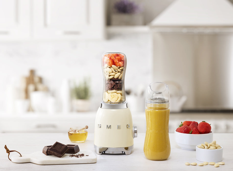 EAN 8017709313005 - Smeg PBF01CREU licuadora 0,6 L Batidora de vaso 300 W Crema de color imagen 6