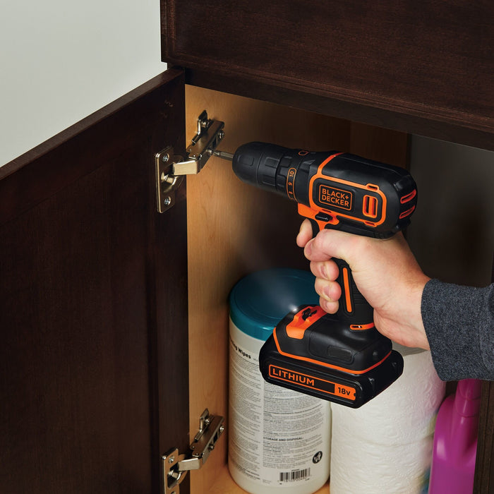EAN 5035048645611 - Black & Decker BDCDC18KB-QW taladro Sin llave Negro, Naranja imagen 5
