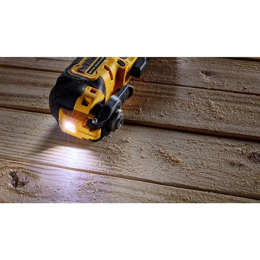 EAN 5035048748442 - DeWALT DCS353D2-QW cortador universal inalámbrico imagen 5