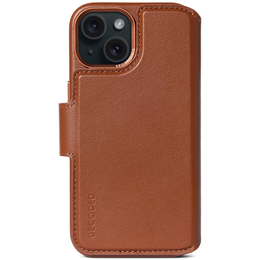 EAN 8720593010560 - Decoded D24IPO15PLDW5TN funda para teléfono móvil 17 cm (6.7") Funda cartera Marrón imagen 1