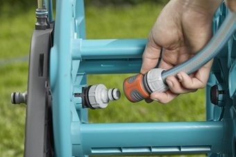 EAN 4078500032902 - Gardena AquaRoll M Easy Tambor de carrete Manual Negro, Azul, Naranja imagen 4