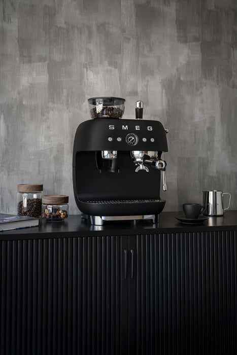 Smeg Kaffeemaschine Man. Mahlwerk Egf03blmeu, Thermoblock, Dampfdüse, 1l,...