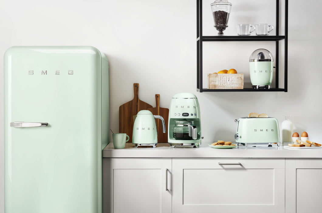 EAN 8017709280536 - Smeg DCF02PGEU cafetera eléctrica Totalmente automática Cafetera de filtro 1,4 L imagen 5