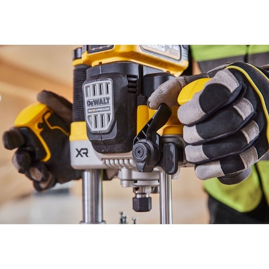 EAN 5035048810330 - DeWALT DCW620NT-XJ fresadora y desbastadora Negro, Amarillo 23000 RPM imagen 19