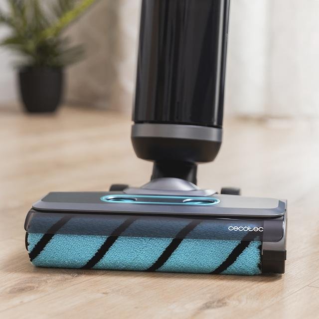 EAN 8435484058636 - Cecotec FreeGo Wash&Vacuum Mopa eléctrica Batería Húmedo Sin bolsa Negro, Azul 3 Ah imagen 6
