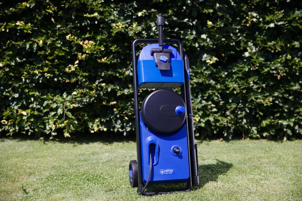 EAN 5715492223824 - Nilfisk CORE 140 Limpiadora de alta presión o Hidrolimpiadora Vertical Eléctrico 474 l/h Negro, Azul imagen 9