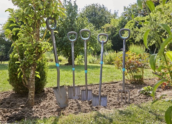 EAN 4078500042802 - Gardena 17010-20 pala y paleta Pala de metal con cabeza puntiaguda ergonómica para drenaje Acero Negro imagen 2