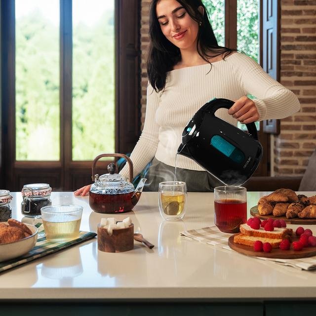 Hervidor Cecotec Thermosense 180, Negro, 2.200 Vatios, 1,7 Litros 8435484018579.0