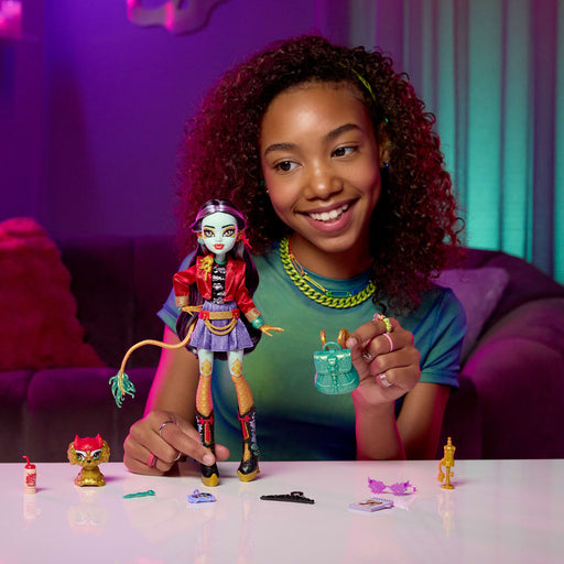 EAN 0194735256310 - Monster High HYV58 muñeca imagen 2