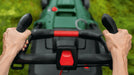 EAN 4059952658148 - Bosch AdvancedRotak Cortacésped de empuje a gasolina Corriente alterna Verde imagen 5