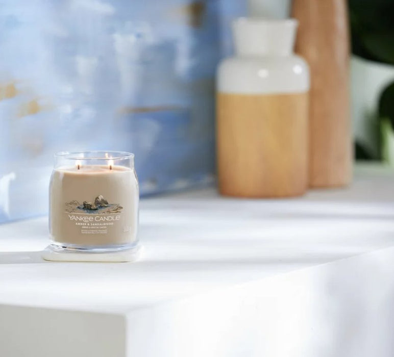 Yc Signature - Swieca Srednia Amber & Sandalwood Yankee