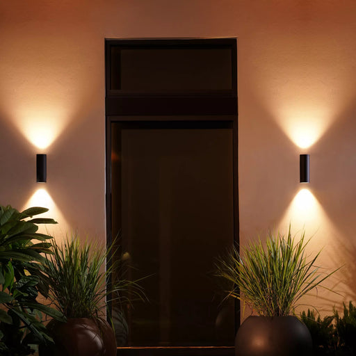 EAN 8718696174371 - Philips Hue White and Color ambiance 1746330P7 Aplique de pared para exterior Bluetooth/Zigbee 8 W imagen 2