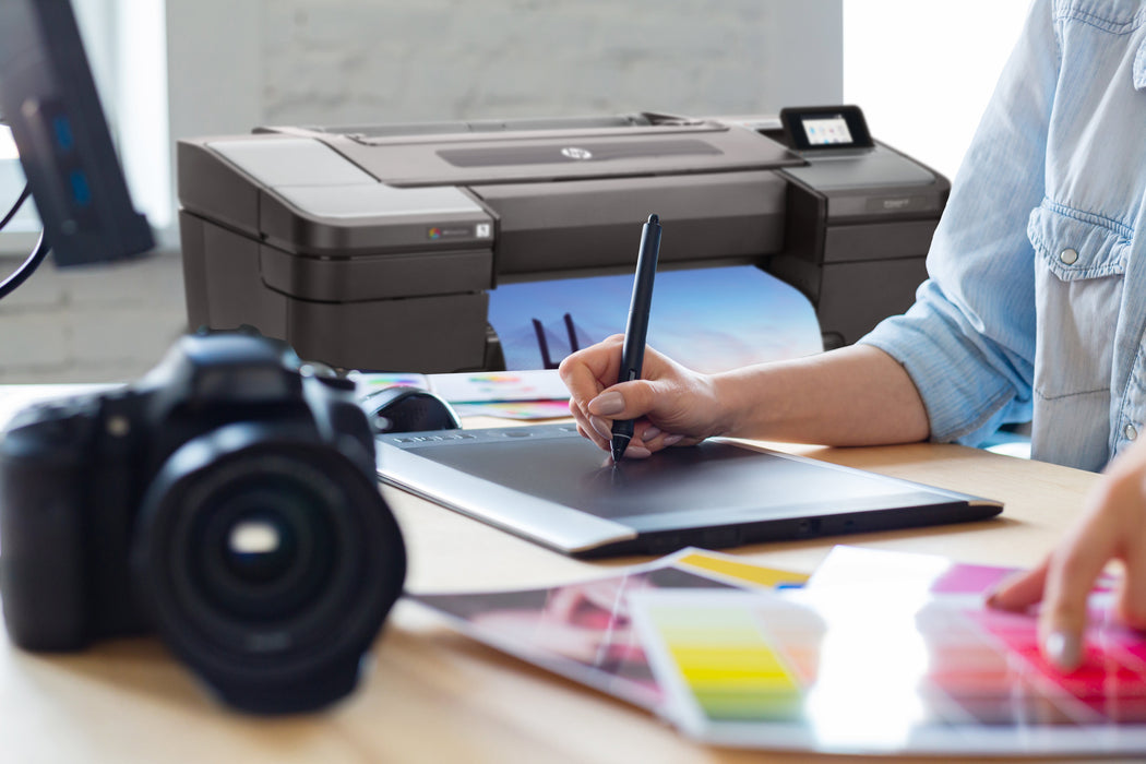 EAN 0192018667655 - HP Designjet Z9+ 24-in PostScript Printer impresora de gran formato Inyección de tinta Color 2400 x 1200  imagen 11