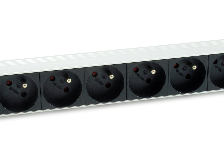 EAN 4015867223154 - Equip 333313 unidad de distribución de energía (PDU) 8 salidas AC 1U Negro, Plata imagen 3
