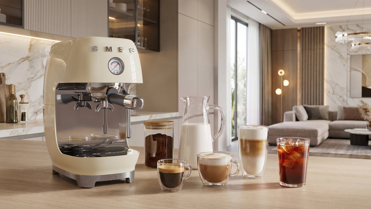 EAN 8017709349431 - Smeg ECF03BLEU cafetera eléctrica Semi-automática Máquina espresso 1,4 L imagen 16