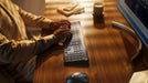 EAN 5099206132351 - Logitech Signature Slim Solar+ K980 teclado Universal RF Wireless + Bluetooth QWERTZ Alemán Grafito imagen 9