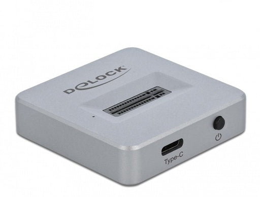 EAN 4043619640003 - DeLOCK 64000 base de conexión para disco duro Plata imagen 1