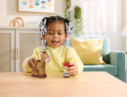EAN 0194735345250 - Fisher-Price Little People JKB08 figura de juguete para niños imagen 2