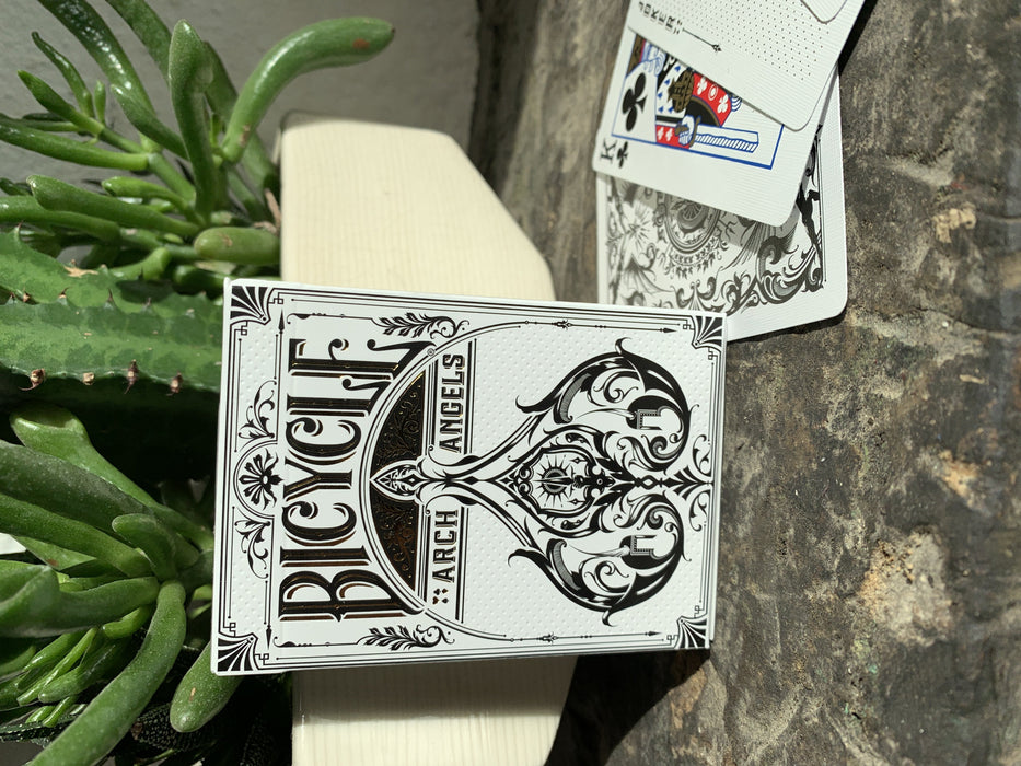 EAN 0073854019825 - Bicycle Archangels juego de cartas 56 pieza(s) imagen 2