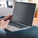 EAN 0065030900447 - StarTech.com 135S-PRIVACY-SCREEN filtro para monitor 34,3 cm (13.5") Portátil Filtro de privacidad para p imagen 7