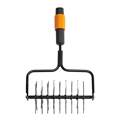 EAN 6411501365248 - Fiskars 1000689 accesorio para herramienta manual de jardinería Rastrillo de jardín Mango Negro Acero imagen 1