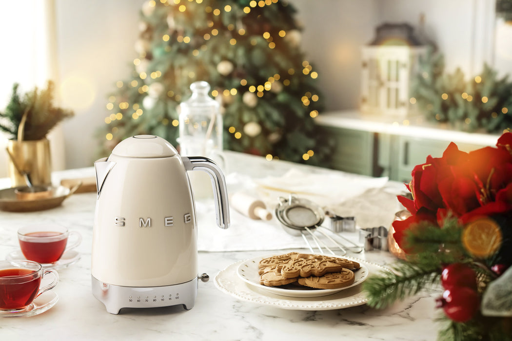EAN 8017709227852 - Smeg KLF03CREU tetera eléctrica 1,7 L 2400 W Crema de color imagen 7