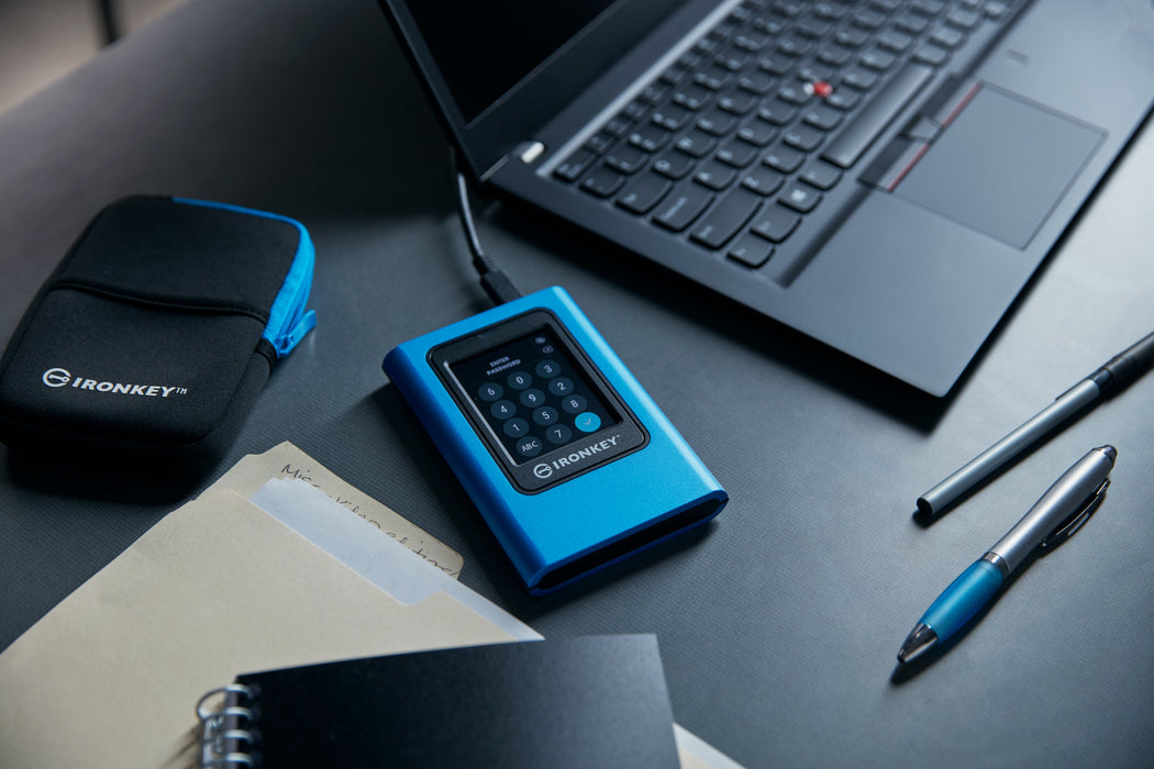 EAN 0740617328424 - Kingston Technology IronKey Vault Privacy 80 1,92 TB USB Tipo C 3.2 Gen 1 (3.1 Gen 1) Azul imagen 8