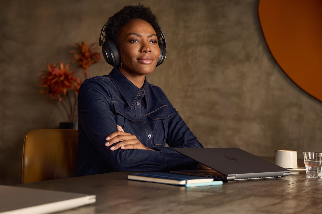 EAN 0017229188136 - HP Poly Voyager Surround 80 UC USB-C Headset +USB-C/A Adapter Inalámbrico Diadema Música/uso diario USB T imagen 2