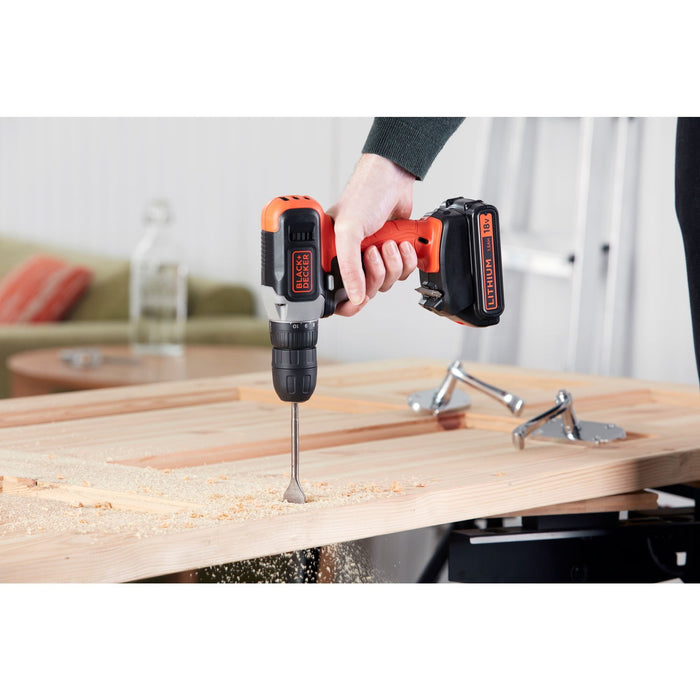 EAN 5035048695104 - Black & Decker BCD001C1-QW taladro Sin llave Negro, Rojo imagen 2