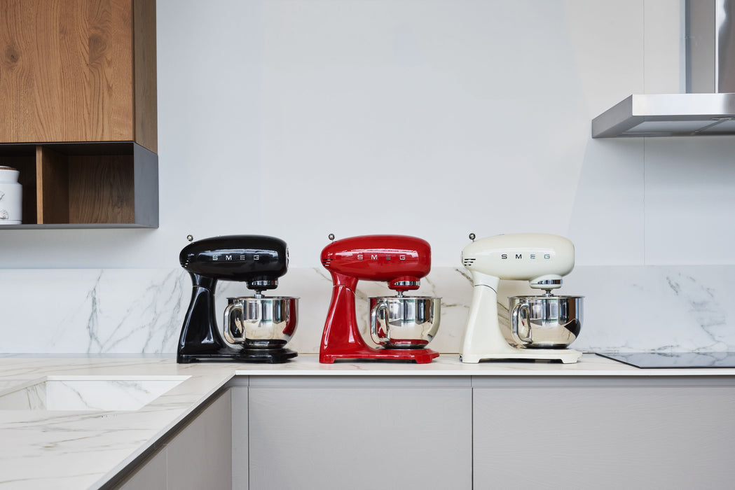 EAN 8017709269159 - Smeg SMF03CREU batidora Batidora de varillas 800 W Crema de color imagen 13