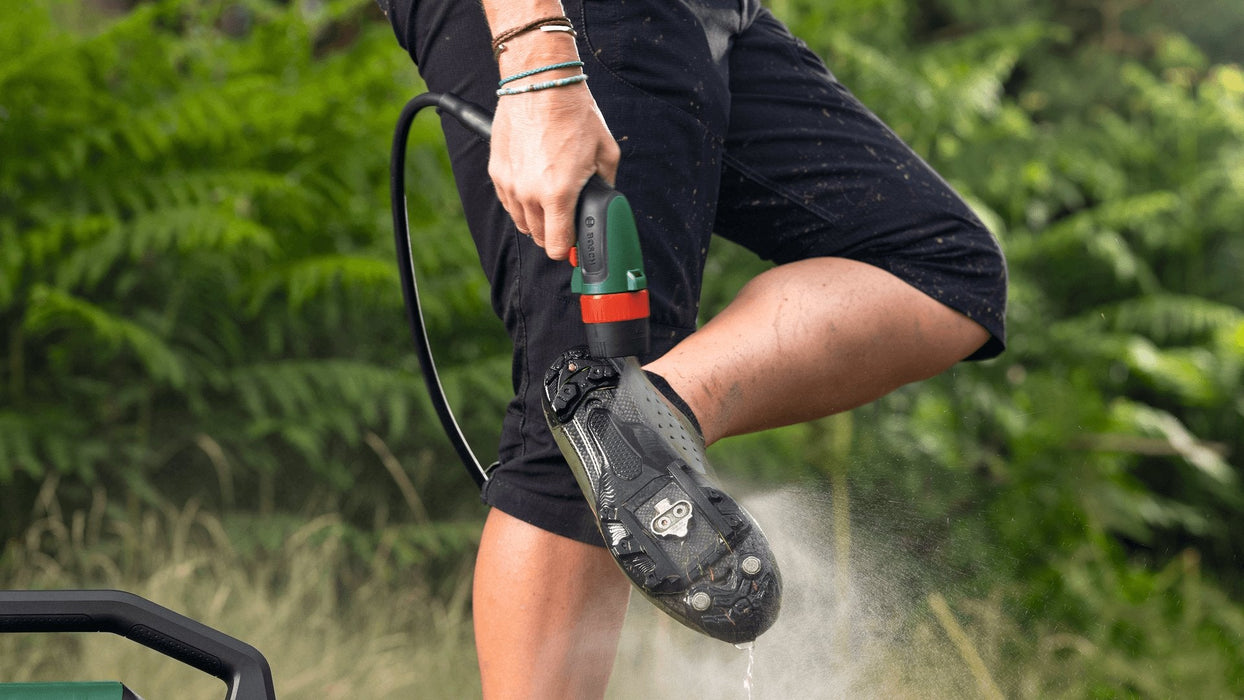 Hidrolimpiadora  Bosch Móvil Para Bicicletas Fontus 18v-6 (Depósito De Agua De 6 L, 8 Niveles De Presión, Espacio Para Guardar La Manguera Y La Pistola, Sin Batería) 06008b6200