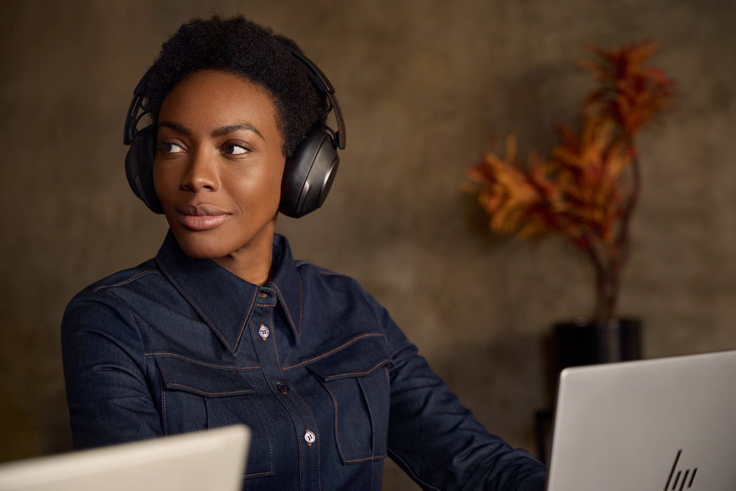 EAN 0017229188136 - HP Poly Voyager Surround 80 UC USB-C Headset +USB-C/A Adapter Inalámbrico Diadema Música/uso diario USB T imagen 4