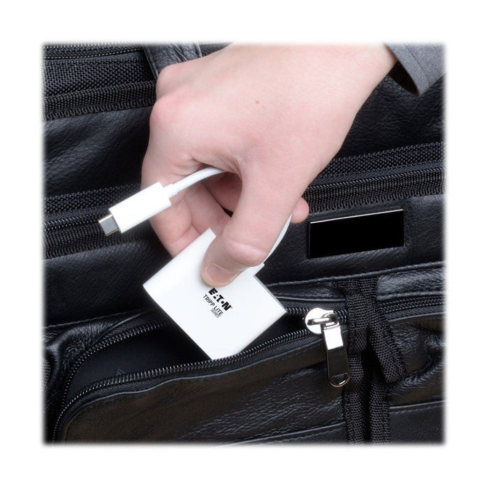 Adaptador Eaton Tripplite Series Usb-C To Hdmi  With Usb-A Port
