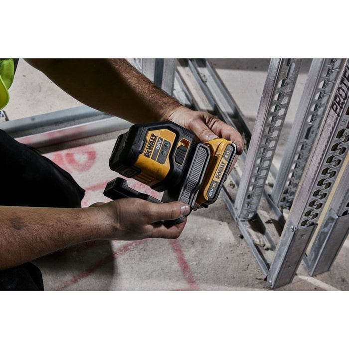 EAN 5035048795965 - DeWALT DCLE34021N-XJ nivelador láser y alineador Nivel de línea 55 m imagen 8